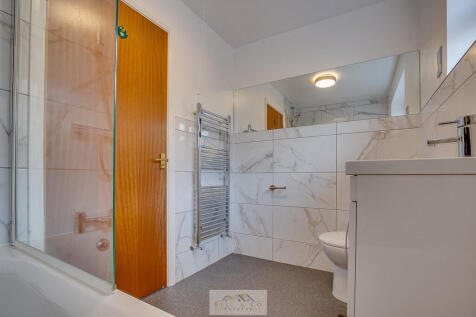 Bathroom 1.3
