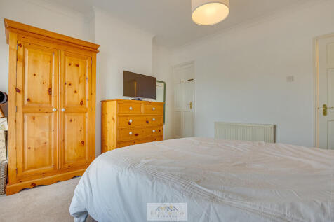 Bedroom 1.4