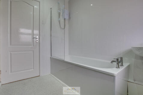 Bathroom 1.2