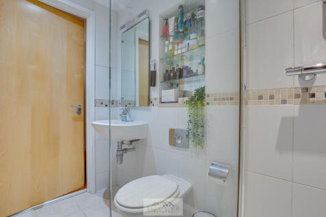 Bathroom 1.2