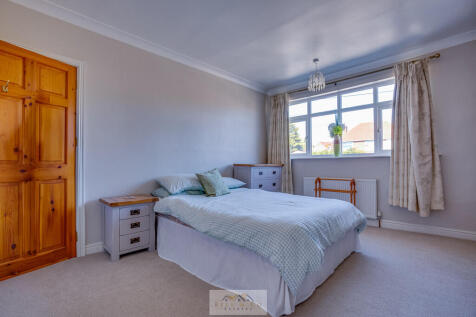 Bedroom 2.2