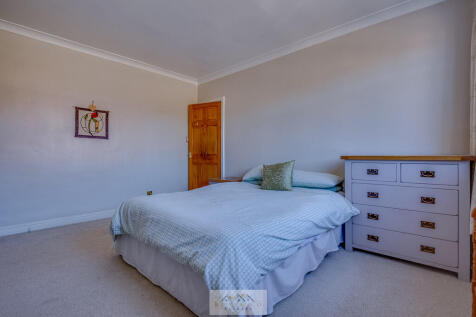 Bedroom 2.3