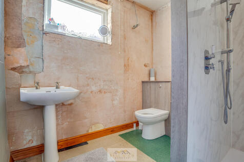 Bathroom 1.1