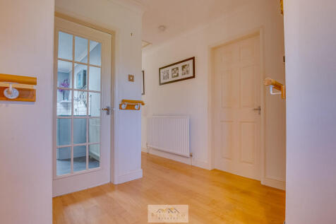Entrance hall 1.2
