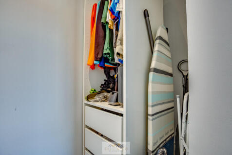 Bedroom 1.4