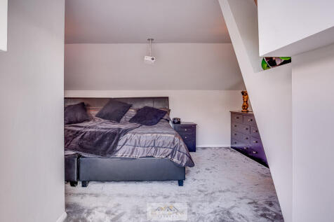 Bedroom 2.3