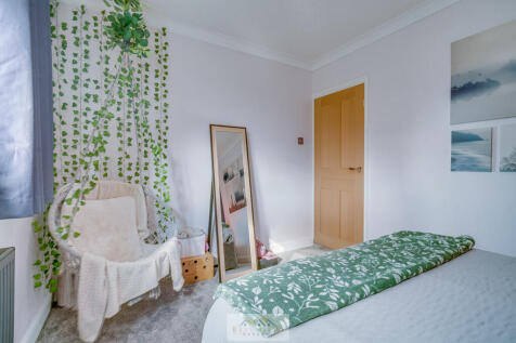 Bedroom 2.3