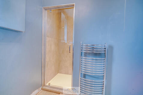 Bathroom 1.3