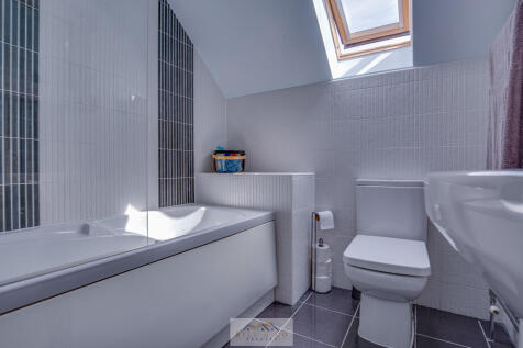 Bathroom 1.2