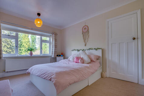 Bedroom 2.1