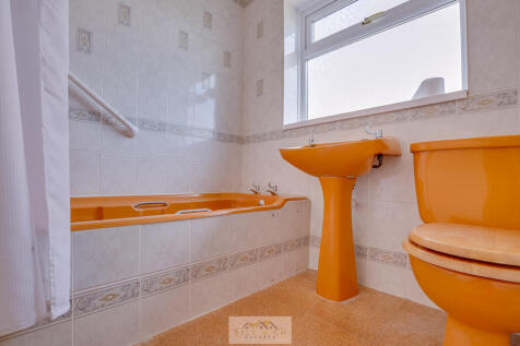 Bathroom 1.1