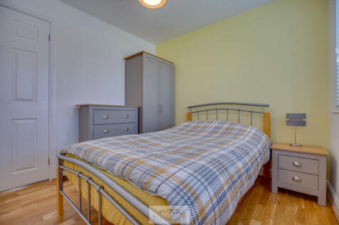 Bedroom 2.2