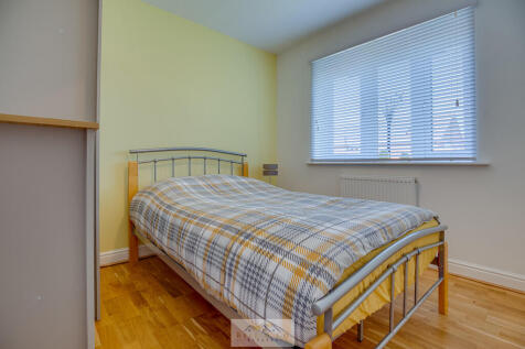 Bedroom 2.1