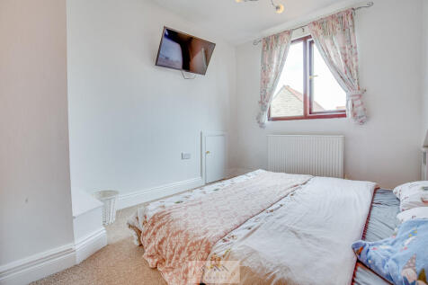 Bedroom 2.2