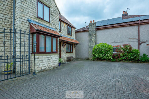 Front of house 1....