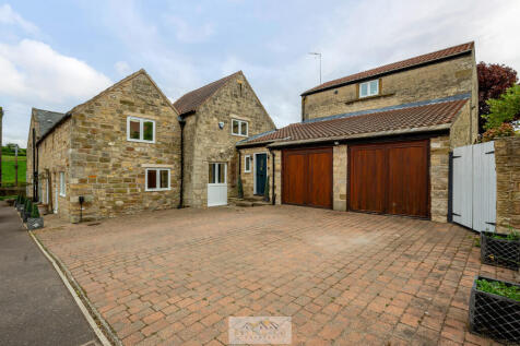 Front of house 1....