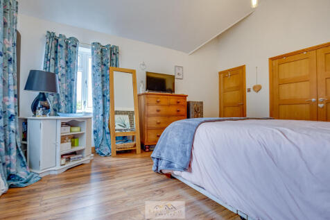 Bedroom 1.4