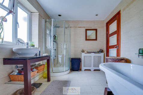 Bathroom 1.1