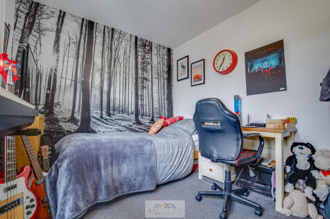 Bedroom 2.1