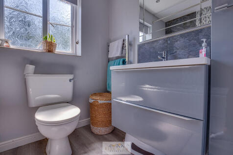 Bathroom 1.2