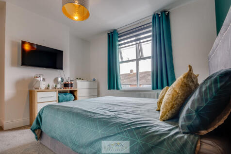 Bedroom 1.3