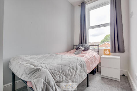 Bedroom 2.1