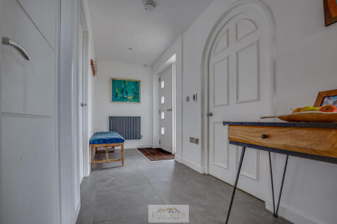 Entrance hall 1.1