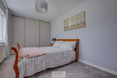 Bedroom 2.1