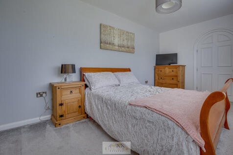 Bedroom 2.3