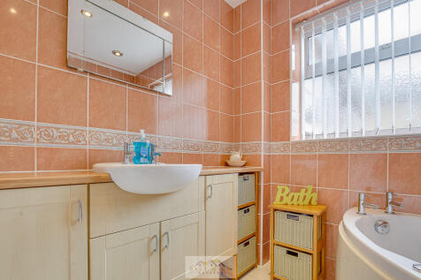 Bathroom 1.2