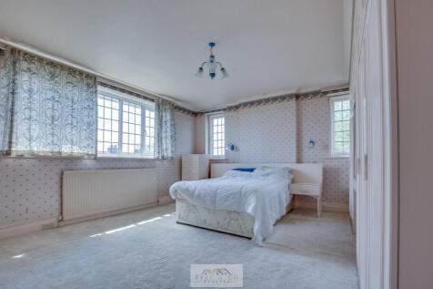 Bedroom 1.3
