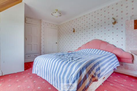 Bedroom 2.3
