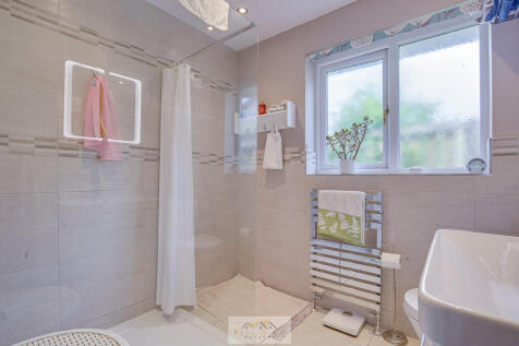 Bathroom 1.2