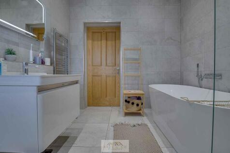 Bathroom 1.2