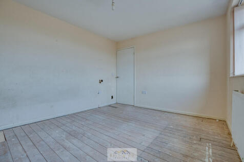 Bedroom 2.3