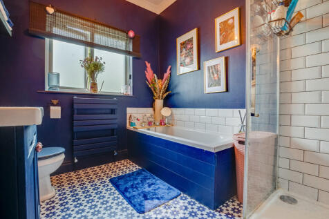 Bathroom 1.2