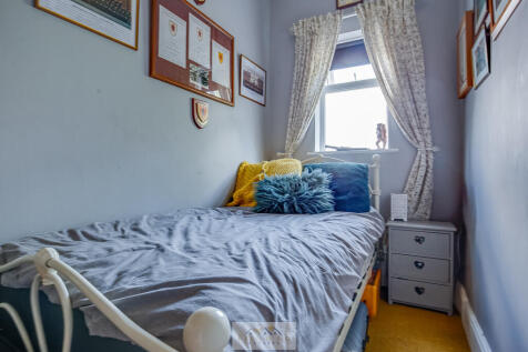 Bedroom 2.1