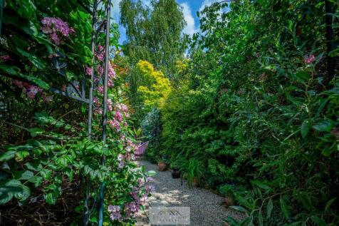 Back garden 1.3