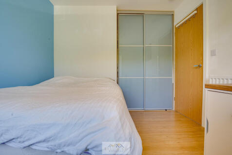 Bedroom 2.3