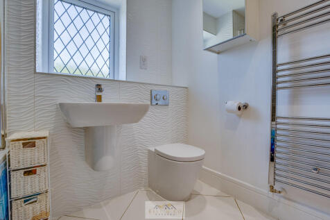 Bathroom 1.2