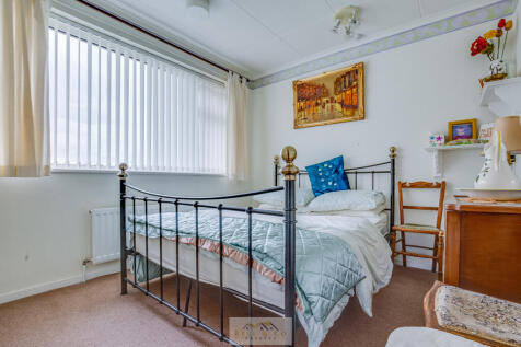 Bedroom 2.1