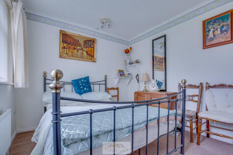 Bedroom 2.2
