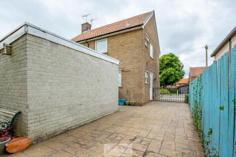 Back garden 1.3