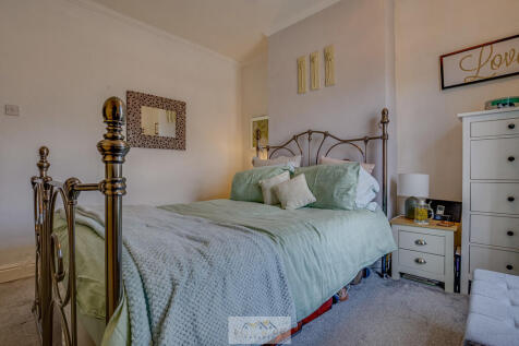 Bedroom 1.3