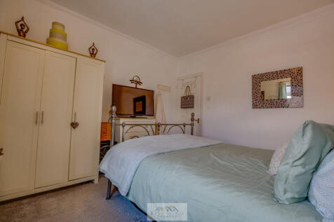 Bedroom 1.4