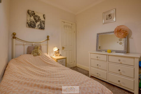 Bedroom 2.4