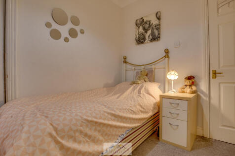 Bedroom 2.2