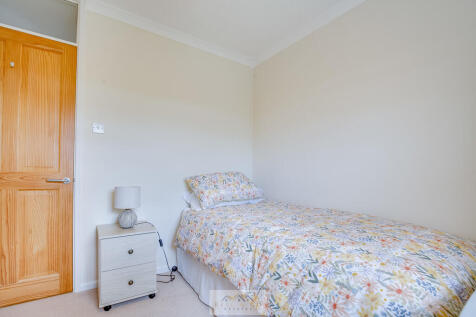 Bedroom 2.2