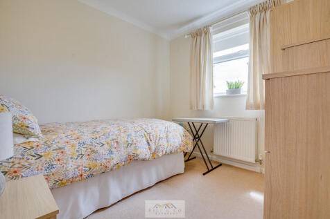 Bedroom 2.1