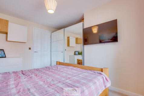 Bedroom 1.4